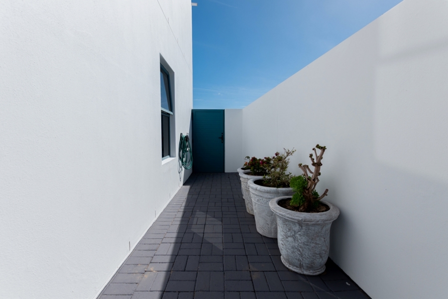 3 Bedroom Property for Sale in Blue Lagoon Western Cape